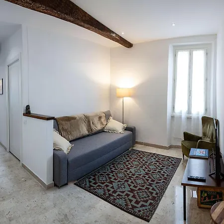 Verena Apartment